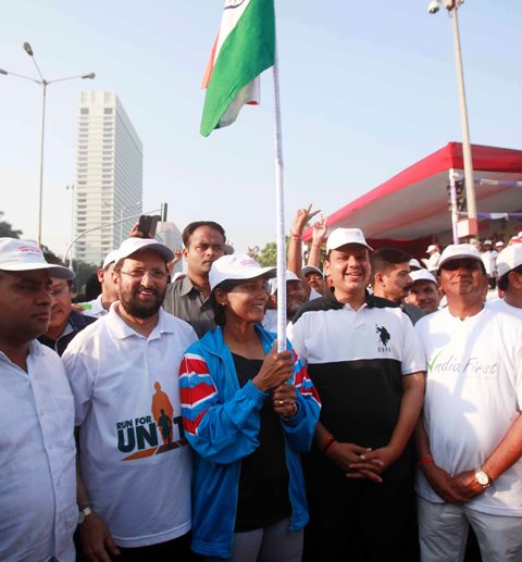 ’Run for Unity’ in Mumbai; CM Fadnavis joins in