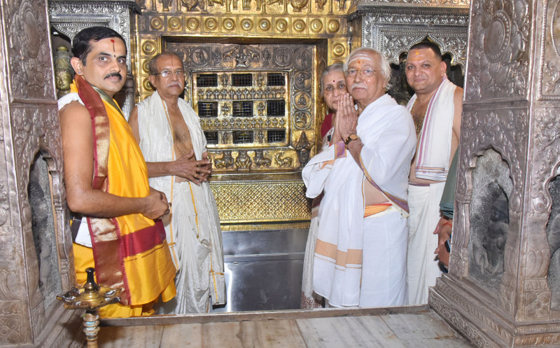 ಶ್ರೀಕೃಷ್ಣಮಠಕ್ಕೆ,ಪ್ರಸಿದ್ಧ ಕರ್ನಾಟಕ ಸಂಗೀತ ಕಲಾವಿದರಾದ ಪದ್ಮಭೂಷಣ ವಿದ್ವಾನ್ ಟಿ.ವಿ.ಗೋಪಾಲಕೃಷ್ಣನ್ ಚೆನ್ನೈ