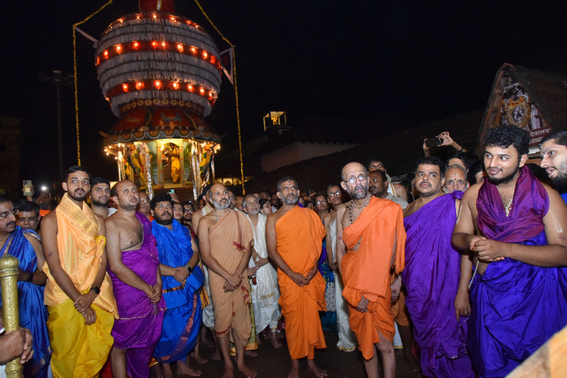 ಶ್ರೀಕೃಷ್ಣಮಠದಲ್ಲಿ 2 ನೇ ದಿನದ ಲಕ್ಷದೀಪೋತ್ಸವ