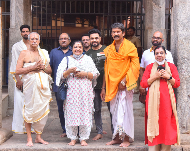 ಶ್ರೀಕೃಷ್ಣಮಠಕ್ಕೆ,ಖ್ಯಾತ ಚಲನಚಿತ್ರ ಹಿನ್ನೆಲೆ ಗಾಯಕಿ ಕೆ.ಎಸ್.ಚಿತ್ರಾ