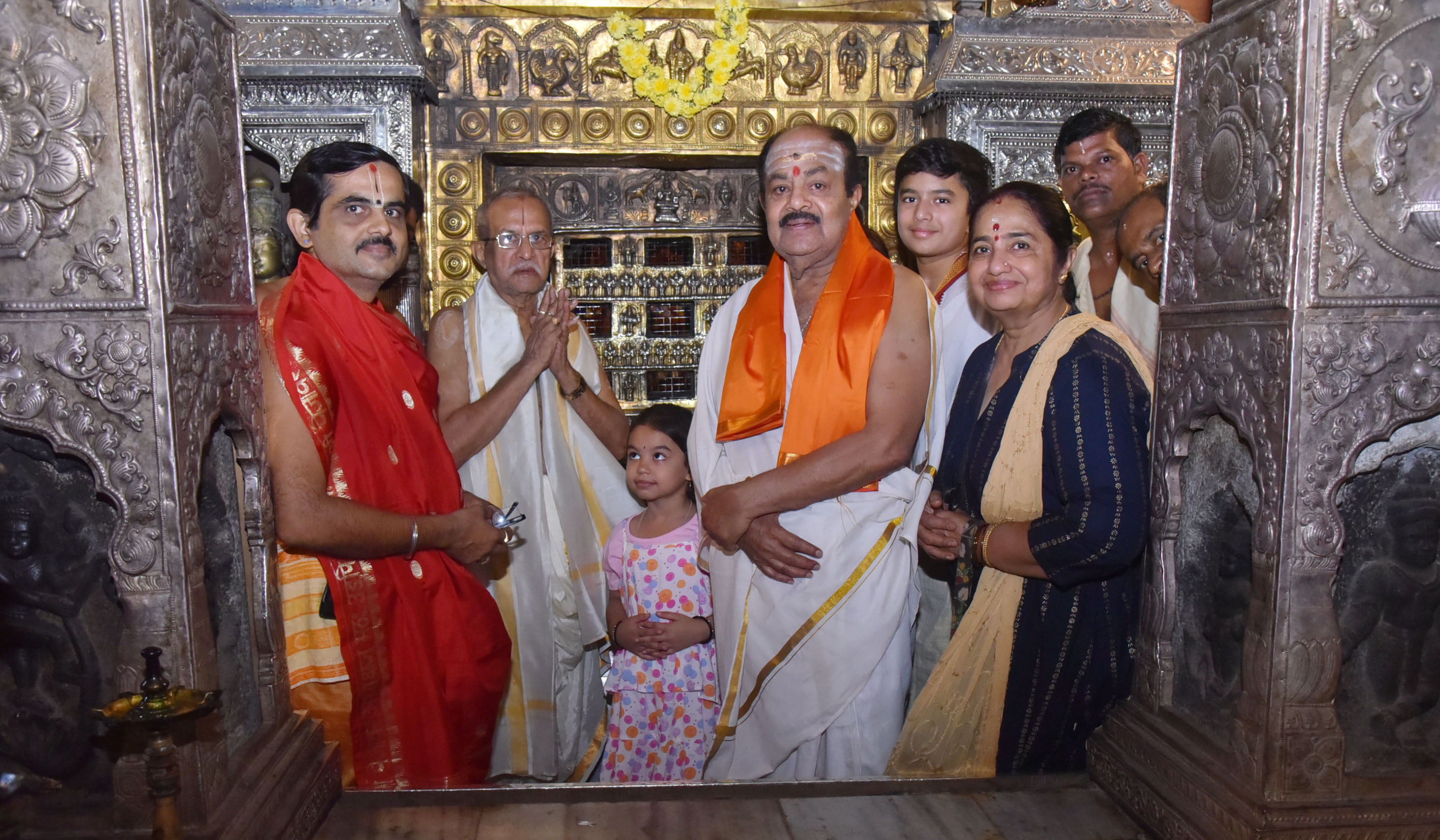 ಶ್ರೀಕೃಷ್ಣಮಠಕ್ಕೆ,ಕನ್ನಡ ಚಿತ್ರರಂಗದ ಹಿರಿಯ ನಟರಾದ ಶ್ರೀನಿವಾಸ ಮೂರ್ತಿ