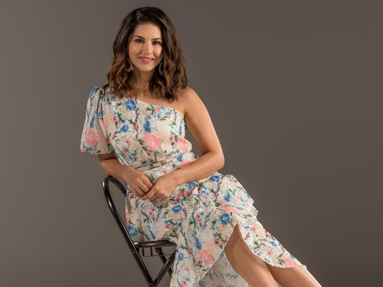 Sunny Leone is amused with the news that she has topped the merit list of a top college in Kolkata. Sunny Leone is amused with the news that she has topped the merit list of a top college in Kolkata.