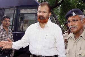 Gujarat government refuses to accept suspended IPS officer Vanzaraâ€™s resignation