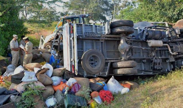 Goods truck accident: Many found dead under bags of grains