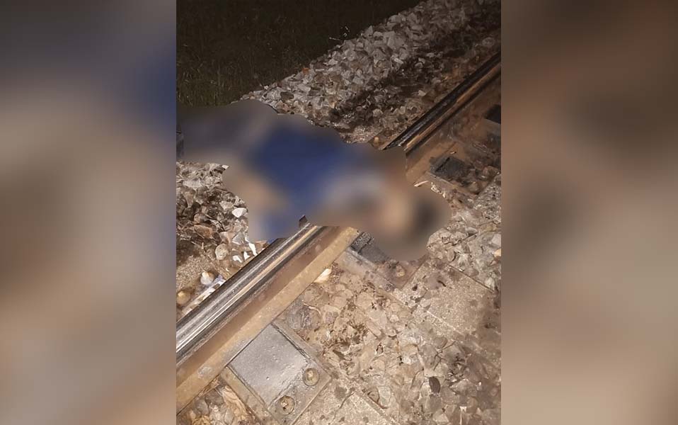 Youth commits suicide by throwing self under train