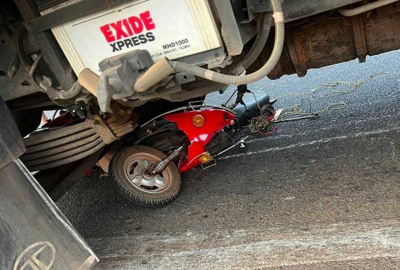 Bike collides with lorry at Santhekatte, Kallianpur, rider dies