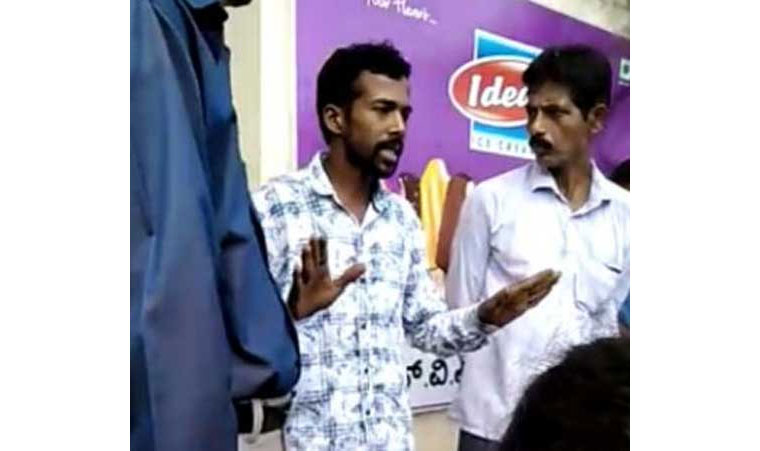 Bantwal college students confront eve-teaser, video goes viral Bantwal college students confront eve-teaser, video goes viral