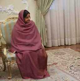 Swaroopanand slams Swaraj for outfits she wore in Iran