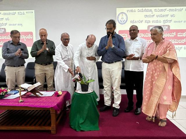 Seminar on Political Awareness and Leadership formation of Catholic Community for Political leaders and workers held. Seminar on Political Awareness and Leadership formation of Catholic Community for Political leaders and workers held.