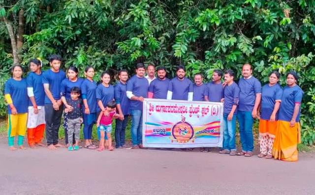 ಶ್ರೀ ದುರ್ಗಾಪರಮೇಶ್ವರಿ ಯುವಕ ಮಂಡಲ (ರಿ) ಅಬ್ಬನಡ್ಕ, ಕಾರ್ಕಳ 2022-23 ಸಾಲಿನ ಉಡುಪಿ ಜಿಲ್ಲೆಯ ಅತ್ತ್ಯುತ್ತಮ ಯುವ ಮಂಡಳ ಪ್ರಶಸ್ತಿಗೆ ಆಯ್ಕೆ. ಶ್ರೀ ದುರ್ಗಾಪರಮೇಶ್ವರಿ ಯುವಕ ಮಂಡಲ (ರಿ) ಅಬ್ಬನಡ್ಕ, ಕಾರ್ಕಳ 2022-23 ಸಾಲಿನ ಉಡುಪಿ ಜಿಲ್ಲೆಯ ಅತ್ತ್ಯುತ್ತಮ ಯುವ ಮಂಡಳ ಪ್ರಶಸ್ತಿಗೆ ಆಯ್ಕೆ.