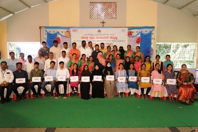 Kemmannu Panchayat organizes Prathibha Puraskar for outstanding Students