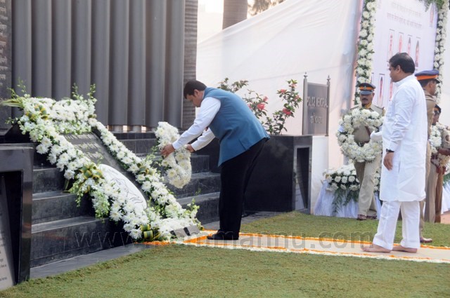 Fadnavis, Mumbai Police Pay Homage to Martyrs of 26/11