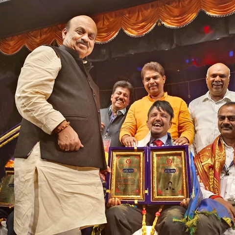 ಶ್ರೀನಿವಾಸ ನಾಯಕ್ ಇಂದಾಜೆ ಅವರಿಗೆ ಮಾಧ್ಯಮ ಅಕಾಡೆಮಿ ಪ್ರಶಸ್ತಿ ಪ್ರದಾನ
