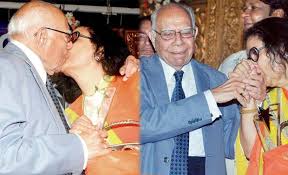 Jethmalani caught kissing late Kishore Kumar’s wife, picture goes viral