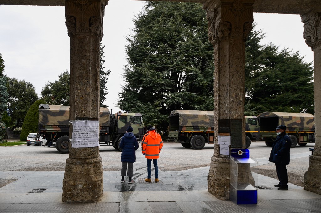 Coronavirus infection rate and deaths up again in Italy Coronavirus infection rate and deaths up again in Italy