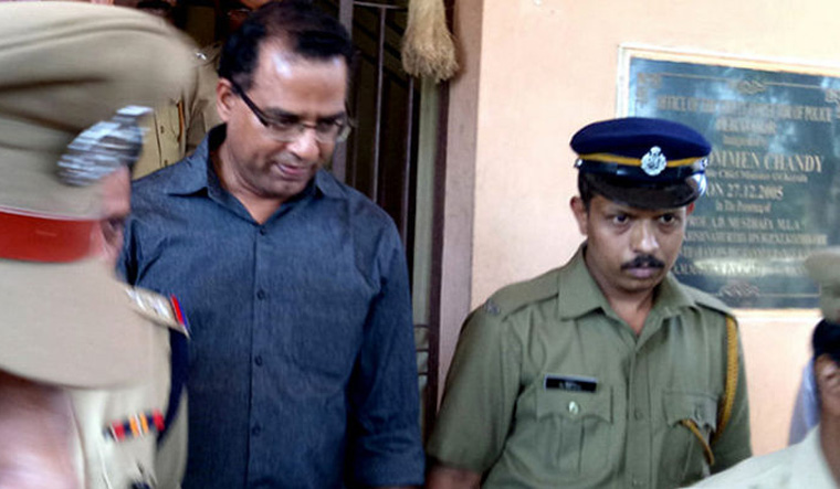 Kerala: Christian Padre Robin Vadakkumchery, convicted with 20 years of imprisonment for rape of a minor girl, files petition to marry the victim Kerala: Christian Padre Robin Vadakkumchery, convicted with 20 years of imprisonment for rape of a minor girl, files petition to marry the victim