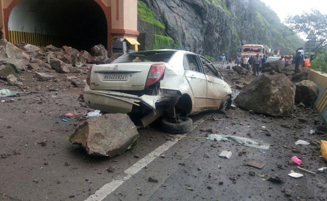 3 People Feared Dead After Landslide on Mumbai-Pune Expressway