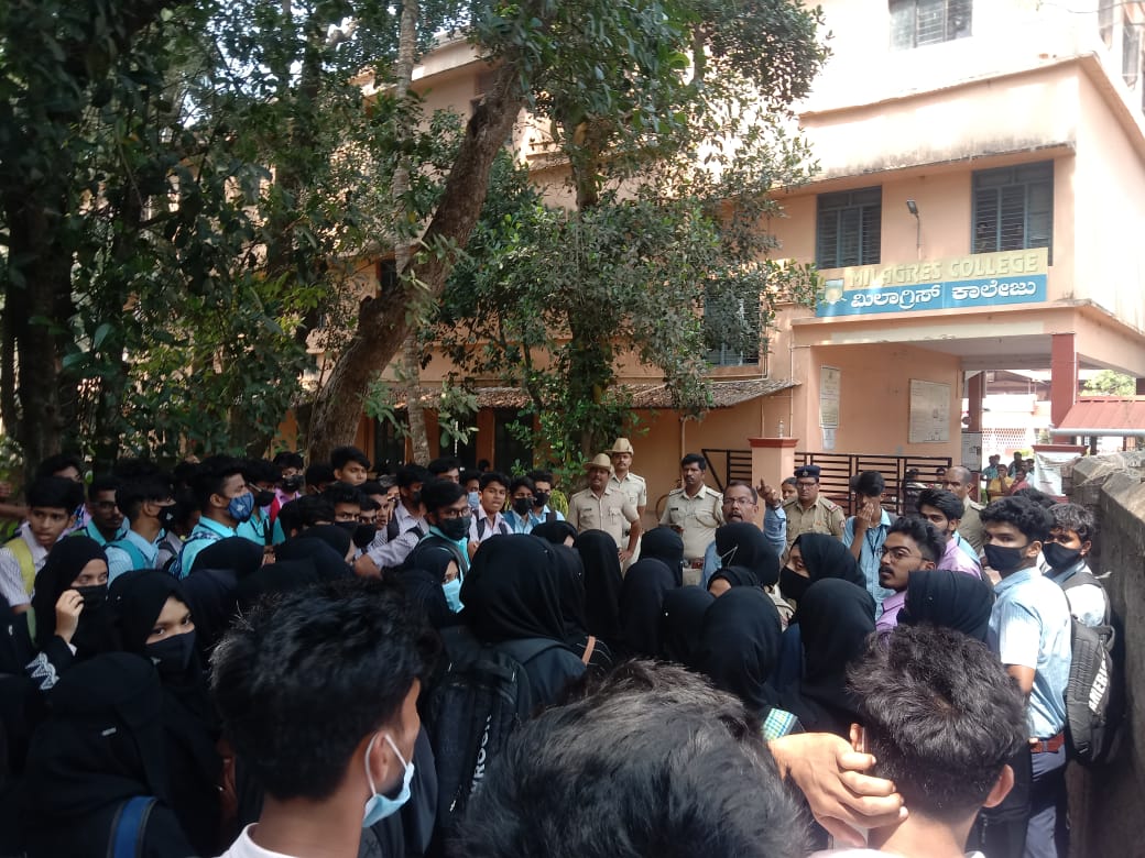 Hijab Row Spills Over To Milagres College In Udupi, Students Protest Over New Dress Code