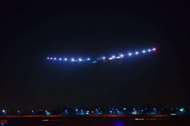 Solar-powered plane SI2 lands in Ahmedabad
