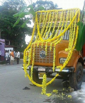 Drummer meets tragic end during Ganesha idol immersion procession