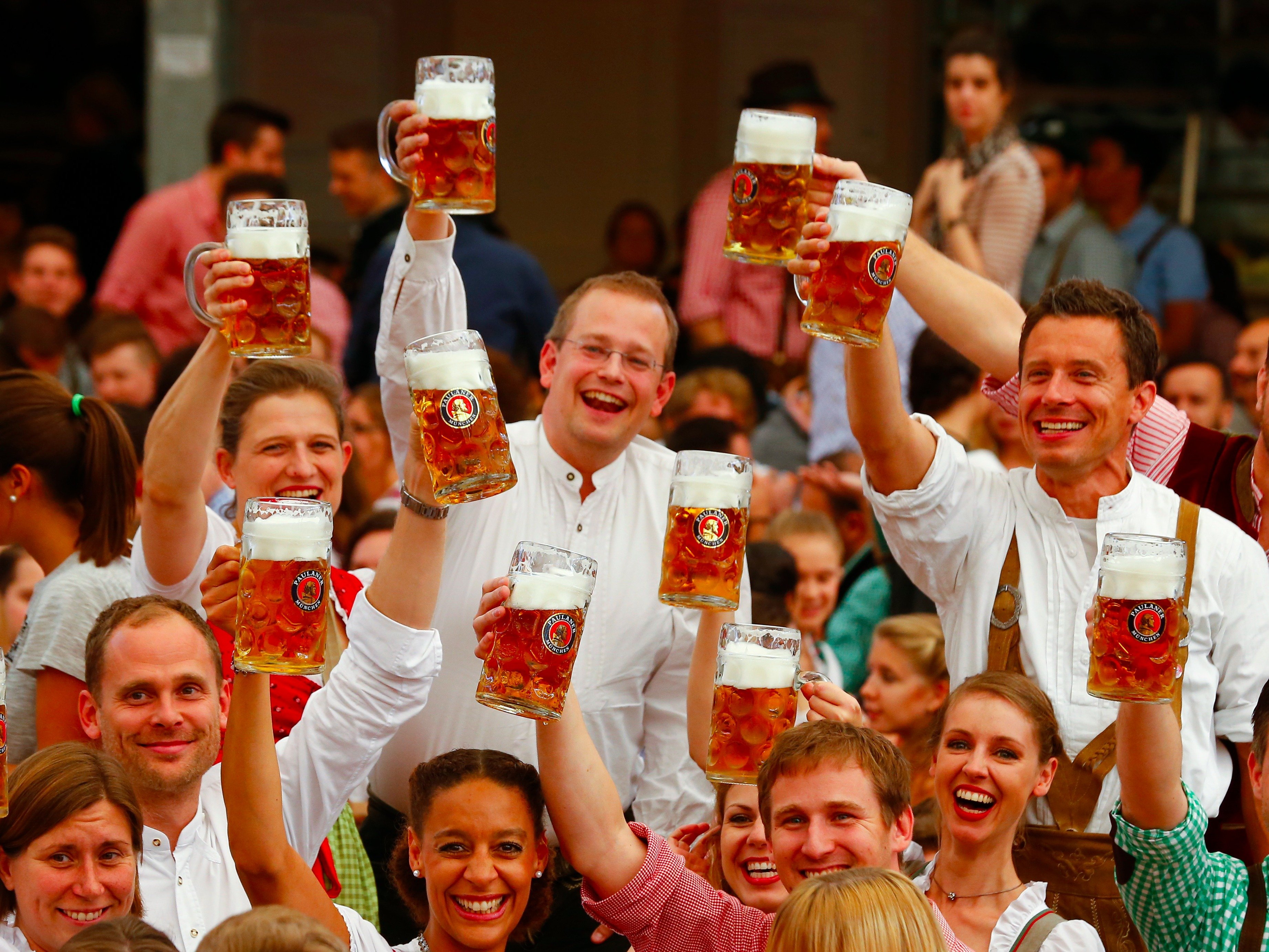 Worldâ€™s biggest beer makers agree to join forces