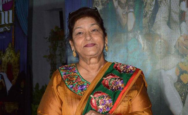 Veteran Bollywood Choreographer Saroj Khan(71) no more