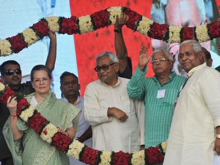 ’Secular’ alliance slams Modi at Patna rally