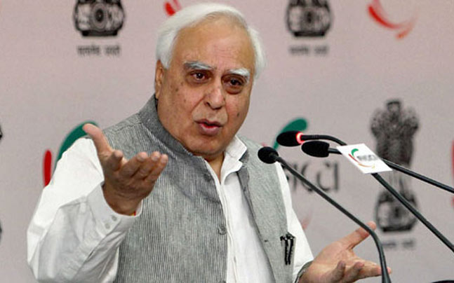 Narendra Modi is ’chowkidar’ of the corrupt, says Kapil Sibal