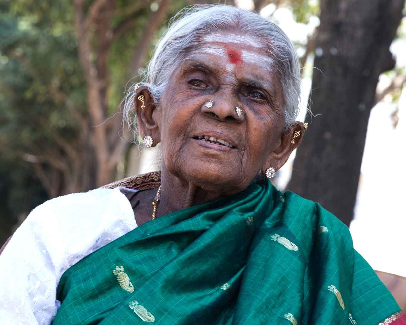 Padma Shri Environmentalist ‘Mother of the Tree’ Saalumarada Thimmakka dies at 114 in Bengaluru Padma Shri Environmentalist ‘Mother of the Tree’ Saalumarada Thimmakka dies at 114 in Bengaluru