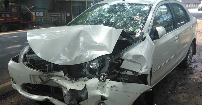 Airbags Didnâ€™t Deploy Since Driver Didnâ€™t Collide Properly, Says Toyota India Dealer