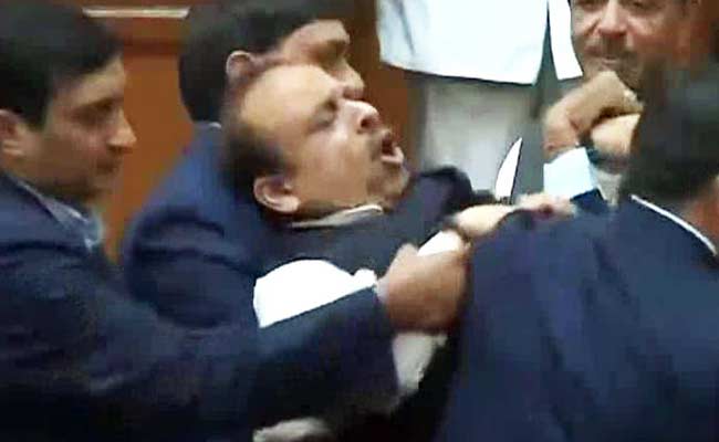BJP Lawmaker Vijender Gupta Thrown Out of Delhi Assembly by Marshals