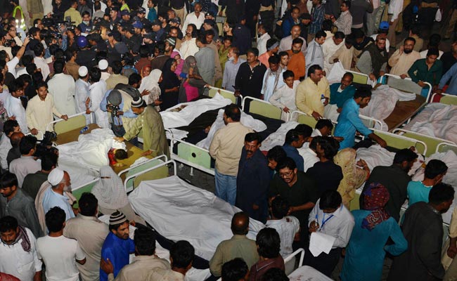 Pakistan: Suicide blast near Wagah border, 52 killed.